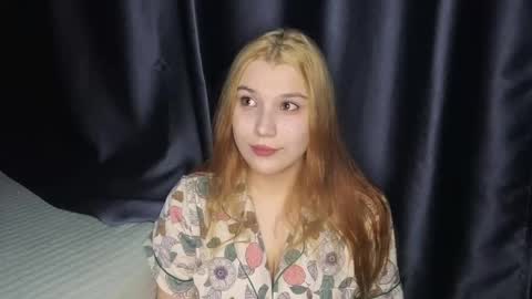 Snapshot of _blossom_breeze chatting on 30, 10, 2025 Muse online show from 30, 10, 2025