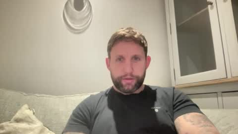 Snapshot of _british_hung_ chatting on 23, 10, 2025 UK BigThick Cock online show from 23, 10, 2025