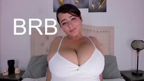 Snapshot of _bustylucianaa_ chatting on 12, 1, 2026 Luciana online show from 12, 1, 2026