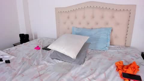 Snapshot of _bustylucianaa_ chatting on 8, 3, 2026 Luciana online show from 8, 3, 2026