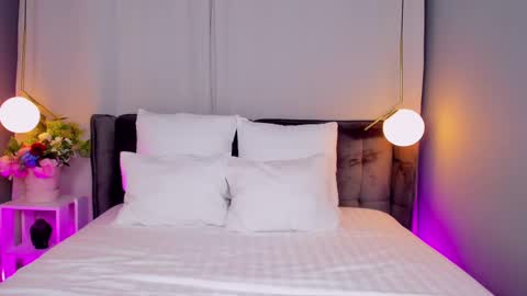 _carlawhite_ online show from 18, 2, 2025