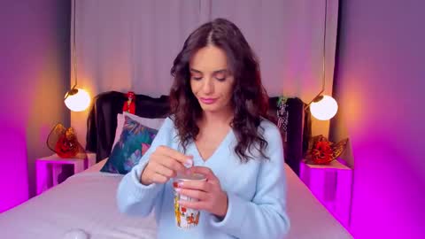 _carlawhite_ online show from 3, 11, 2025