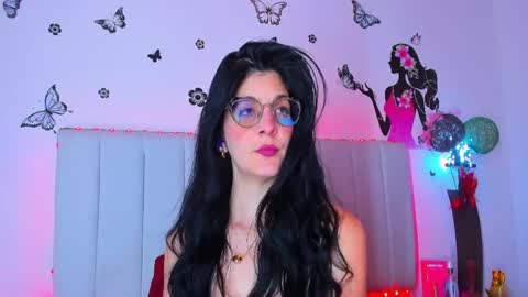 Carolina  online show from 19, 4, 2026