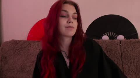 Caroline online show from 28, 4, 2026