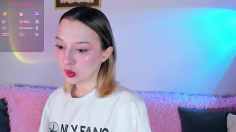 Snapshot of _ccrystaa_ chatting on 16, 11, 2025 Christina Chris online show from 16, 11, 2025