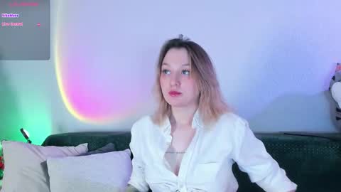 Snapshot of _ccrystaa_ chatting on 22, 12, 2025 Christina Chris online show from 22, 12, 2025