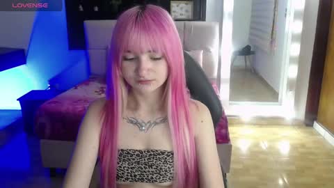 _charlotte_collins_ online show from 5, 5, 2026