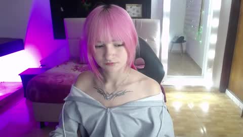 _charlotte_collins_ online show from 7, 5, 2026