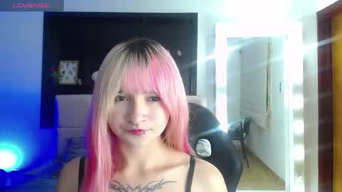_charlotte_collins_ online show from 26, 6, 2026