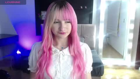 _charlotte_collins_ online show from 30, 6, 2026