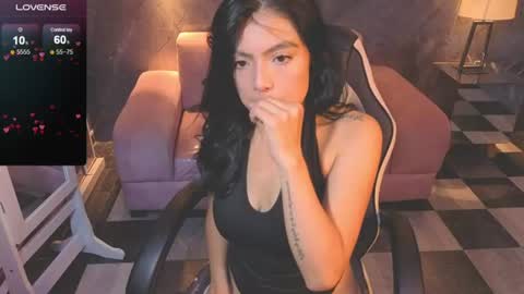 Snapshot of _charlottee_b chatting on 12, 6, 2026 _charlottee_b online show from 12, 6, 2026