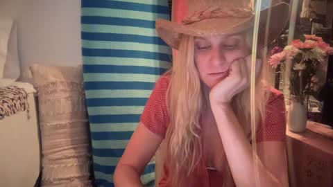 Snapshot of _chelsea___ chatting on 1, 10, 2025 Chelsea xo online show from 1, 10, 2025