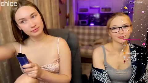 Snapshot of _chloe_miller_ chatting on 6, 11, 2025 _chloe_miller_ online show from 6, 11, 2025