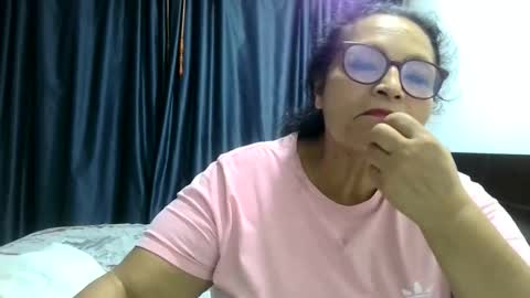 Snapshot of _cristal15 chatting on 12, 11, 2025 _cristal15 online show from 12, 11, 2025