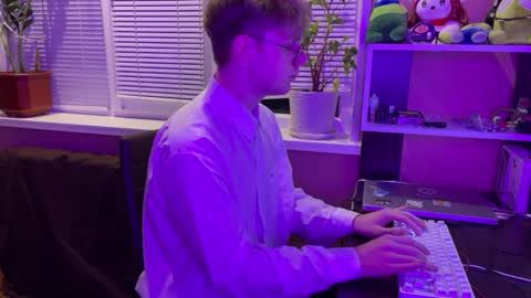 Snapshot of _cuteguys chatting on 18, 2, 2025 Dima online show from 18, 2, 2025