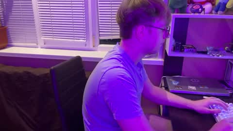 Snapshot of _cuteguys chatting on 19, 2, 2025 Dima online show from 19, 2, 2025