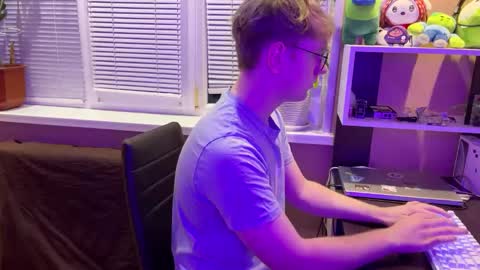 Snapshot of _cuteguys chatting on 20, 2, 2025 Dima online show from 20, 2, 2025