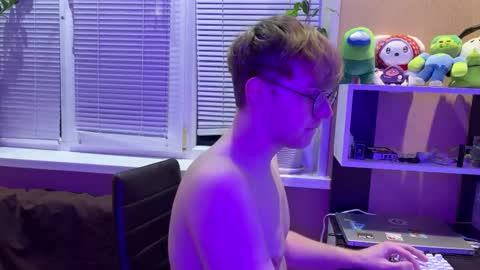 Snapshot of _cuteguys chatting on 25, 2, 2025 Dima online show from 25, 2, 2025