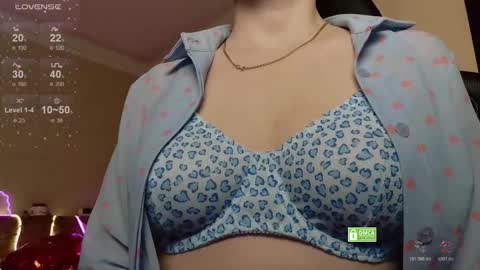 chloue and Gretta online show from 23, 3, 2026