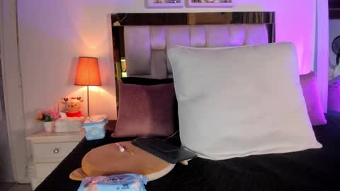 Isabella online show from 6, 1, 2026