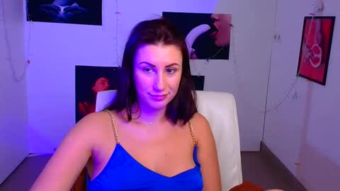 Snapshot of _emma_lay chatting on 13, 12, 2024 Emma online show from 13, 12, 2024