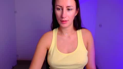 Snapshot of _emma_lay chatting on 23, 12, 2024 Emma online show from 23, 12, 2024