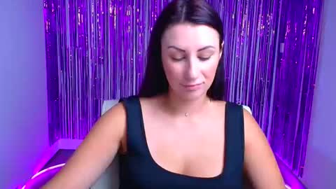 Snapshot of _emma_lay chatting on 11, 9, 2025 Emma online show from 11, 9, 2025