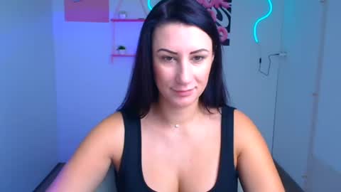 Snapshot of _emma_lay chatting on 12, 10, 2025 Emma online show from 12, 10, 2025