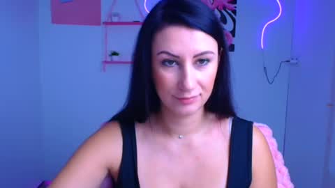 Snapshot of _emma_lay chatting on 20, 10, 2025 Emma online show from 20, 10, 2025
