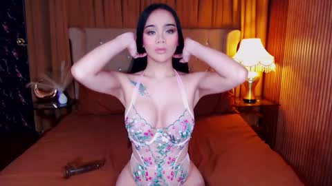 _empressvalerie_ online show from 27, 9, 2025