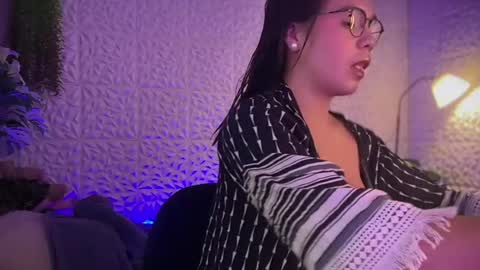 HI LOVE IM ESABEL online show from 13, 7, 2026