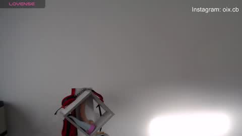  Exa help me position myself with your thumb up thanks  online show from 19, 12, 2024