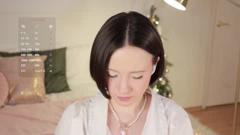 Essie  online show from 30, 12, 2024