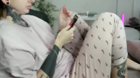 Snapshot of _feralberry__ chatting on 26, 11, 2025 Alis online show from 26, 11, 2025