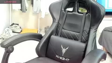 Snapshot of _feralberry__ chatting on 12, 1, 2026 Alis online show from 12, 1, 2026