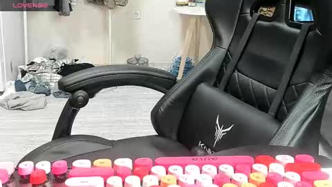 Snapshot of _feralberry__ chatting on 14, 1, 2026 Alis online show from 14, 1, 2026