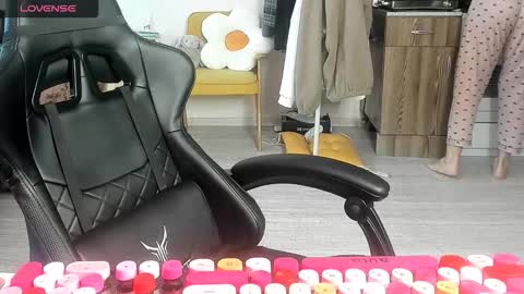 Snapshot of _feralberry__ chatting on 9, 3, 2026 Alis online show from 9, 3, 2026