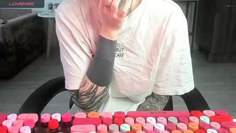 Snapshot of _feralberry__ chatting on 19, 3, 2026 Alis online show from 19, 3, 2026