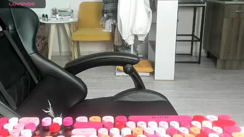 Snapshot of _feralberry__ chatting on 26, 3, 2026 Alis online show from 26, 3, 2026