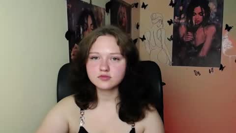 Snapshot of _foxy_lady chatting on 22, 6, 2026 Alice online show from 22, 6, 2026