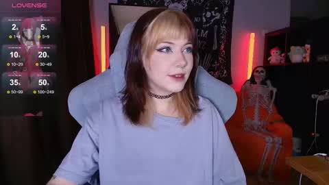 Snapshot of _gummybears_ chatting on 23, 11, 2025 Tori online show from 23, 11, 2025