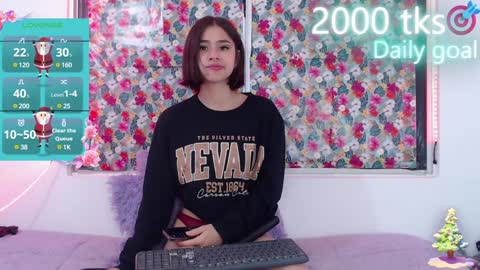 Snapshot of _gwen__ chatting on 11, 12, 2024 Gwen online show from 11, 12, 2024