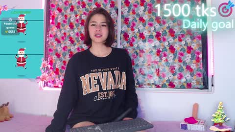 Snapshot of _gwen__ chatting on 17, 12, 2024 Gwen online show from 17, 12, 2024