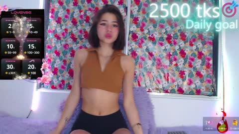 Snapshot of _gwen__ chatting on 5, 2, 2025 Gwen online show from 5, 2, 2025