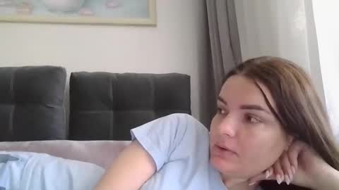 Snapshot of _hidden_frommymoom_ chatting on 14, 5, 2026 Criss4u online show from 14, 5, 2026