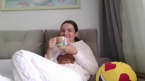 Snapshot of _hidden_frommymoom_ chatting on 19, 5, 2026 Criss4u online show from 19, 5, 2026