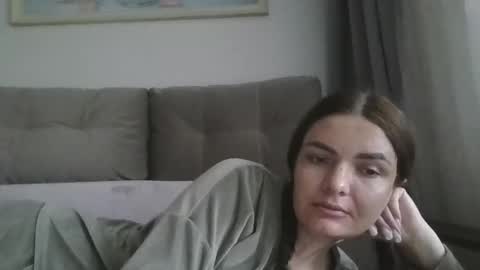Snapshot of _hidden_frommymoom_ chatting on 21, 5, 2026 Criss4u online show from 21, 5, 2026