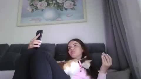 Snapshot of _hidden_frommymoom_ chatting on 31, 5, 2026 Criss4u online show from 31, 5, 2026