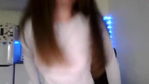 Snapshot of _hidden_frommymoom_ chatting on 21, 6, 2026 Criss4u online show from 21, 6, 2026