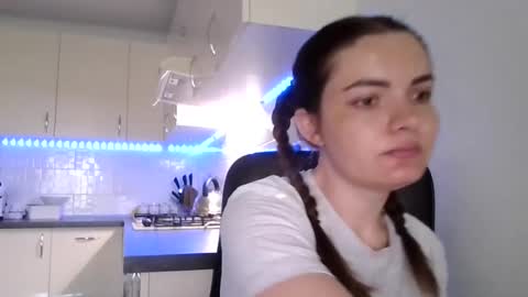 Snapshot of _hidden_frommymoom_ chatting on 23, 6, 2026 Criss4u online show from 23, 6, 2026
